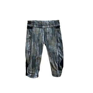 Athleta womens crop pocket arrow be‎ free knicker size medium